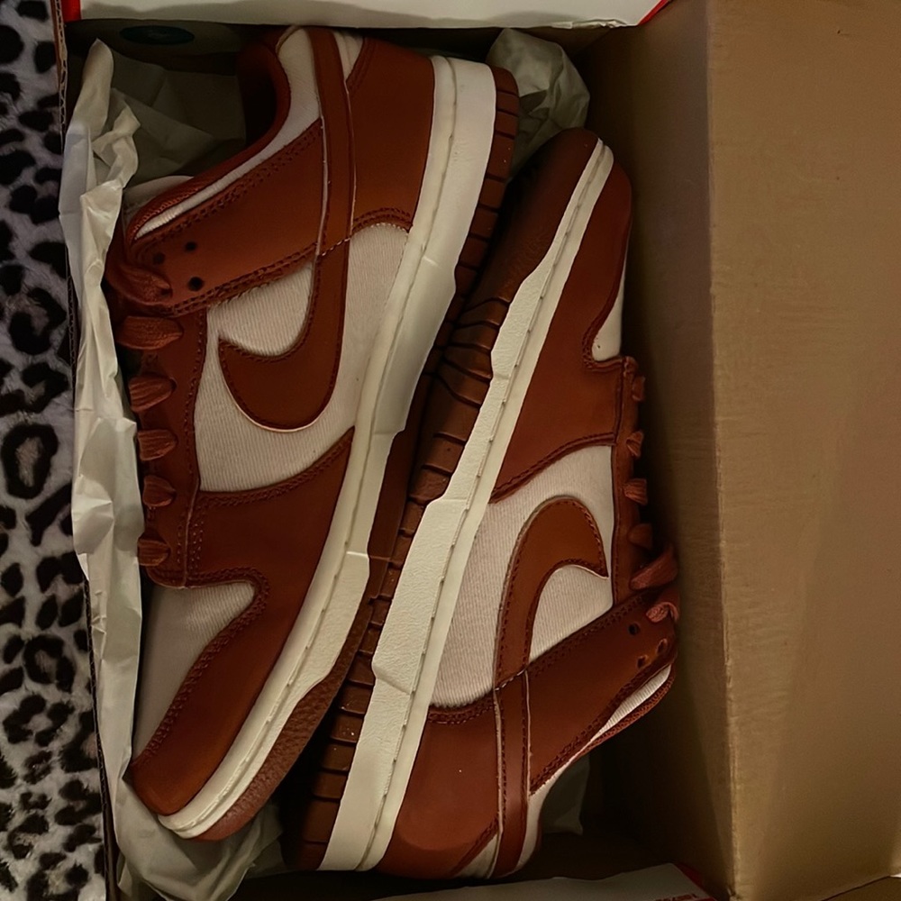 Women’s burnt orange dunks